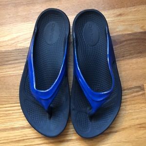 Oofos sandals, blue size 8 womens